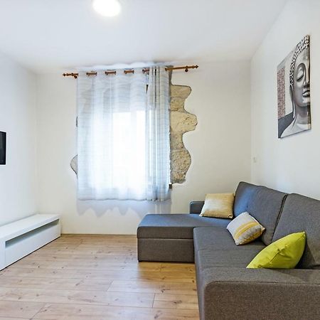Cozy Apartment 10 Min From The Beach Пула Экстерьер фото